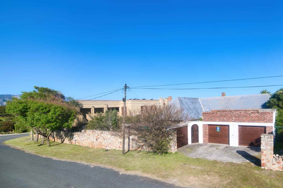4 Bedroom Property for Sale in Westcliff Western Cape